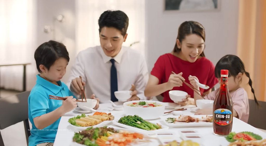 Nước mắm CHIN-SU Cá Cơm Biển Đông 720ml