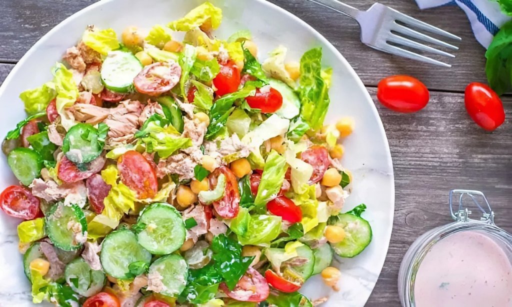 Salad cá ngừ xốt mayonnaise