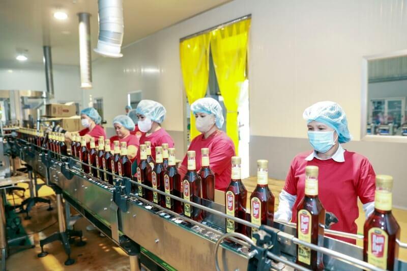 Dây chuyền đóng chai nước mắm thủy tinh hiện đại